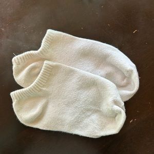 White aeropostale socks
